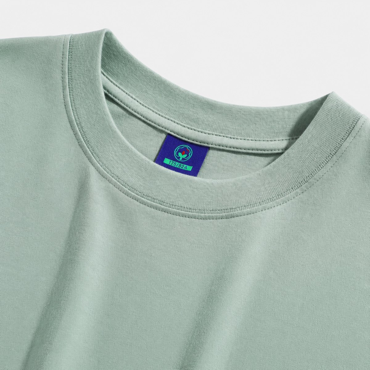 230gsm oversized cotton T-shirt collar and label detail