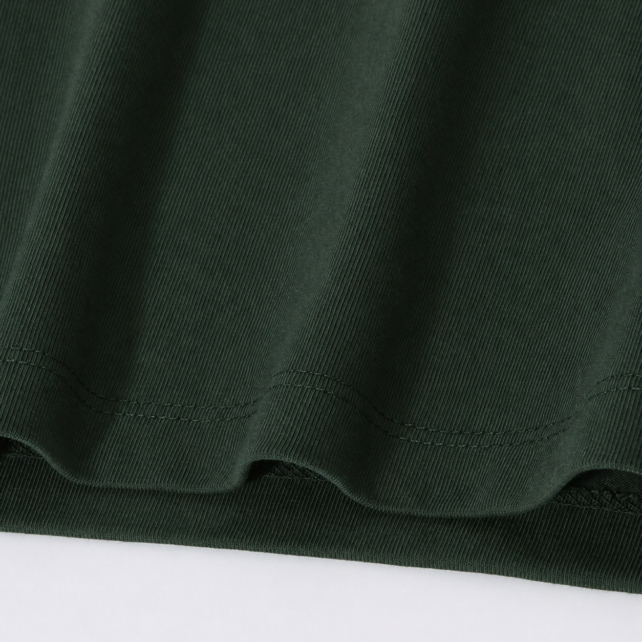 300gsm cotton T-shirt bottom hem detail