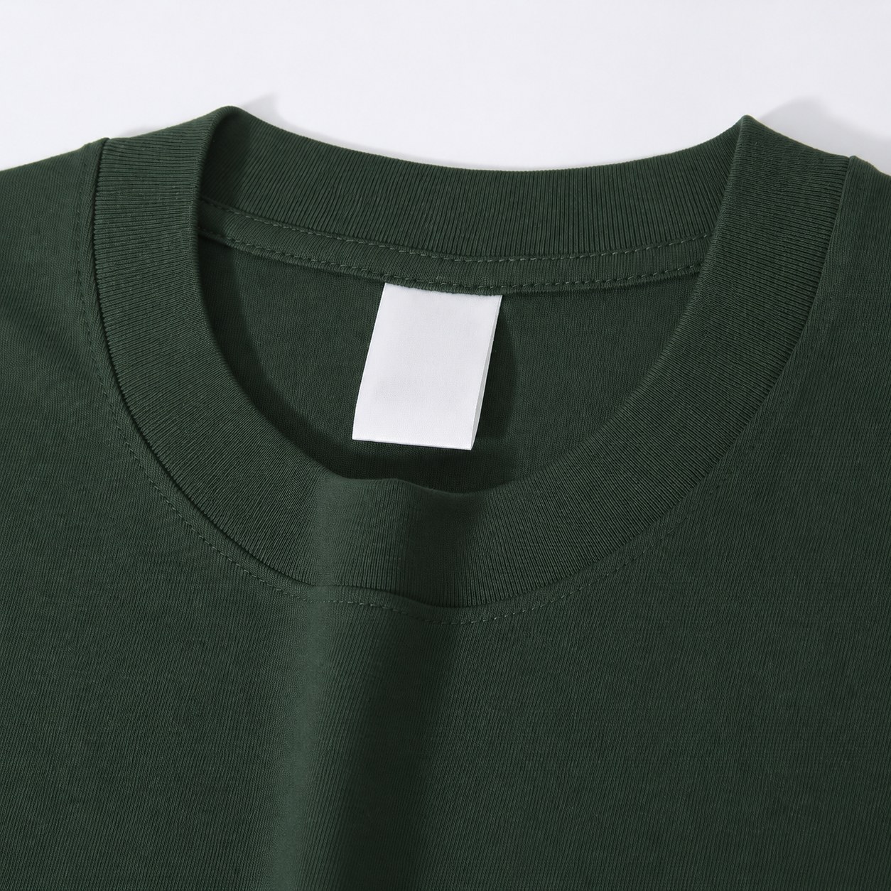 300gsm pure cotton T-shirt neck label and collar detail