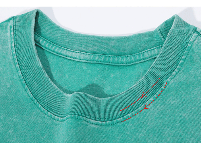 Ribbed neckline and double stitching